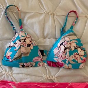 Triangl Swim Top ONLY 👙☀️